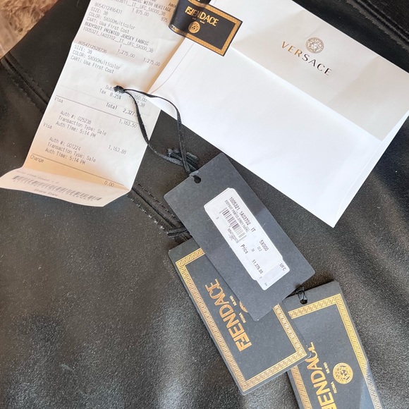 Unique, one-of-a-kind, peace by Fendace only worn once. - Picture 6 of 9